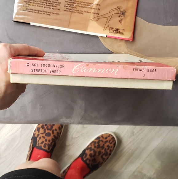 💫VINTAGE Nylons by Canon🦵 - Picture 2 of 4